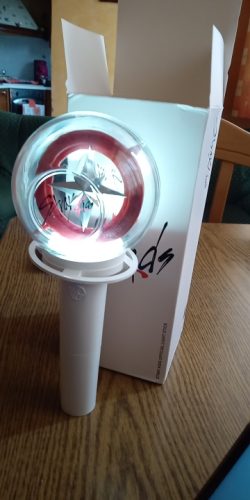 Stray Kids Official Lightstick photo review