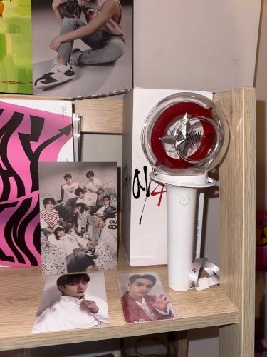 Stray Kids Official Lightstick photo review