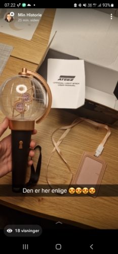 ATEEZ official light stick photo review