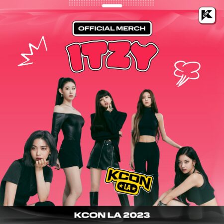 16 ITZY - KCON LA 2023 OFFICIAL MERCH