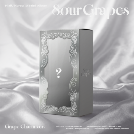 NiziU - Korea 1st Mini Album [Sour Grapes] (Grape Charm Ver.)
